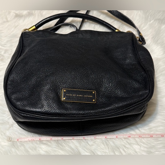 Marc Jacobs Hobo Black Pebbled Leather Bag with Gold Hardware - Picture 10 of 13